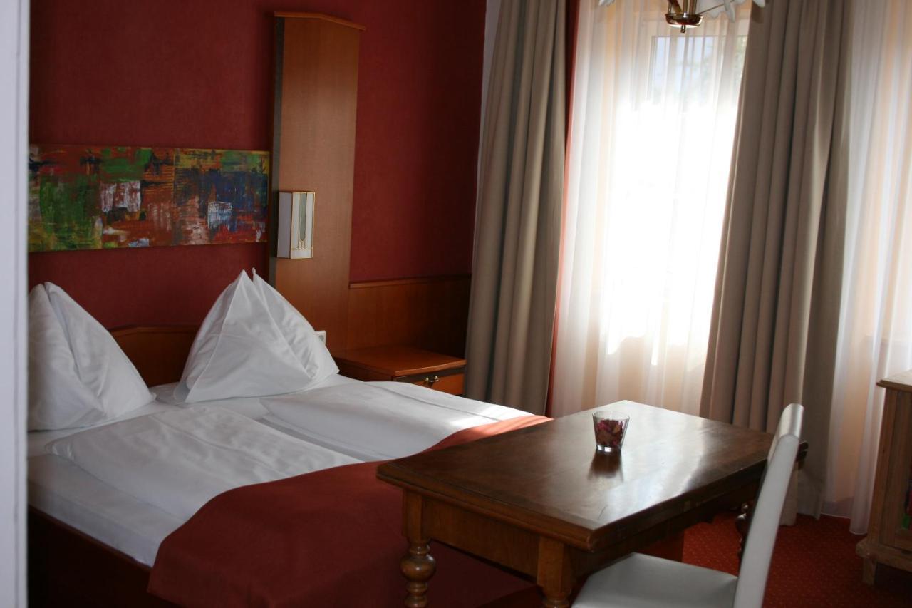 Gasthaus-Pension Schwarzer Graf Віндішгарстен Екстер'єр фото